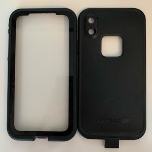 Black LifeProof IPHONE XR case!